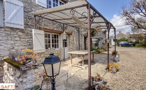 House in Villette, Ile-de-France, France 1