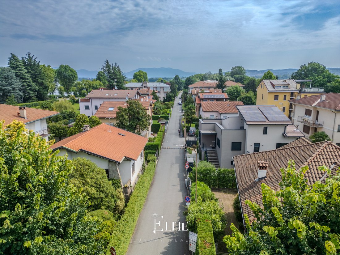 Villa in Arona, Piedmont, Italy 2 - 17556713
