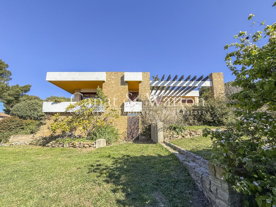 Villa in Six-Fours-les-Plages, Provence-Alpes-Côte d'Azur, France 4 - 17560682