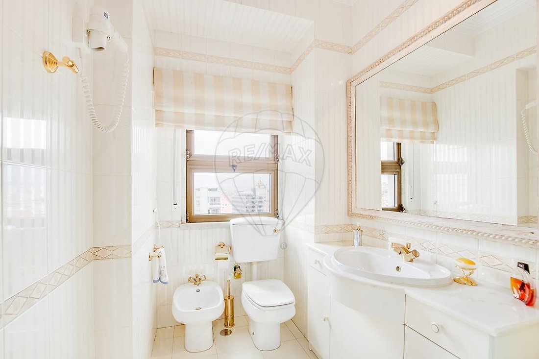Apartment in Areeiro, Lisbon, Portugal 4 - 17558083