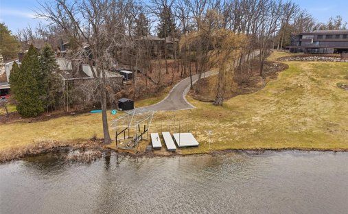 House in Sylvan Lake, Michigan, United States 1