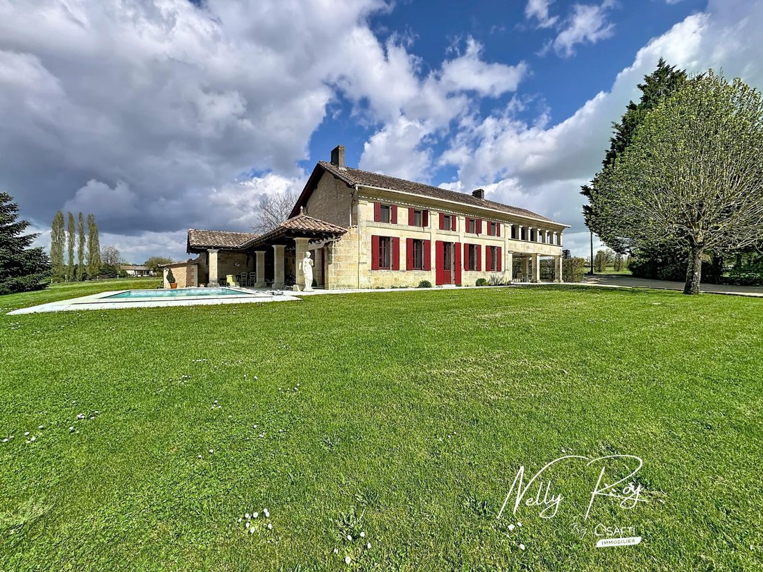 House in Tizac-de-Lapouyade, Nouvelle-Aquitaine, France 1 - 17559173