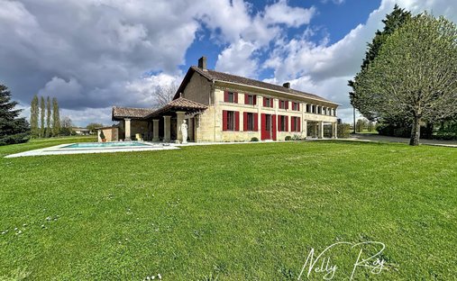 House in Tizac-de-Lapouyade, Nouvelle-Aquitaine, France 1