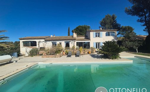 Villa à La Bouverie, Roquebrune-sur-Argens, France 1