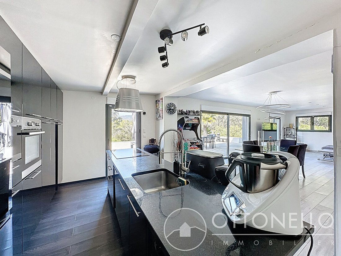 Villa en La Bouverie, Roquebrune-sur-Argens, Francia 3 - 17556693