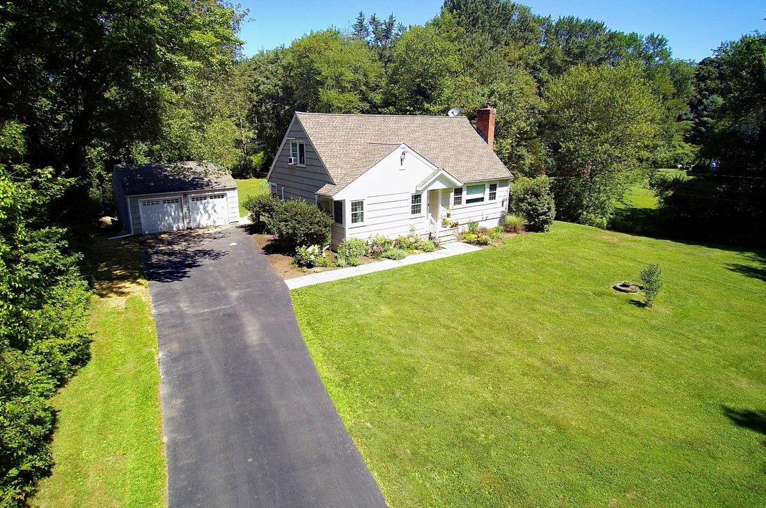 House in Newtown, Connecticut, United States 1 - 17565264