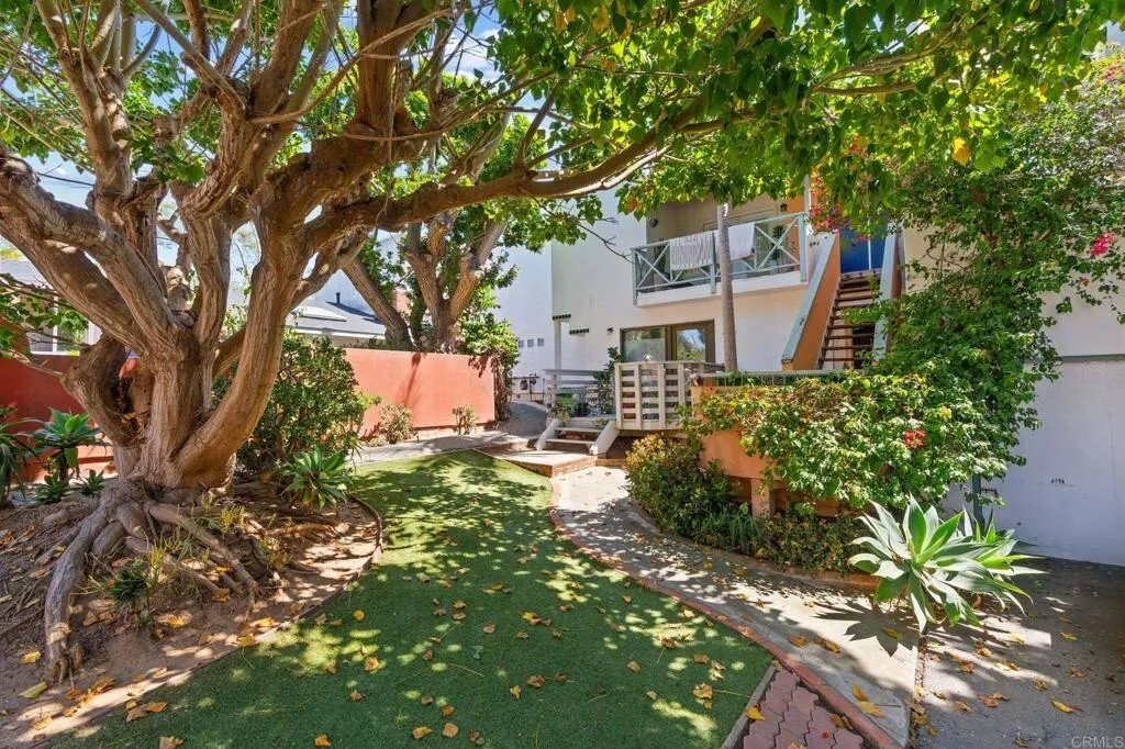 Encinitas, California, United States 3 - 17094351