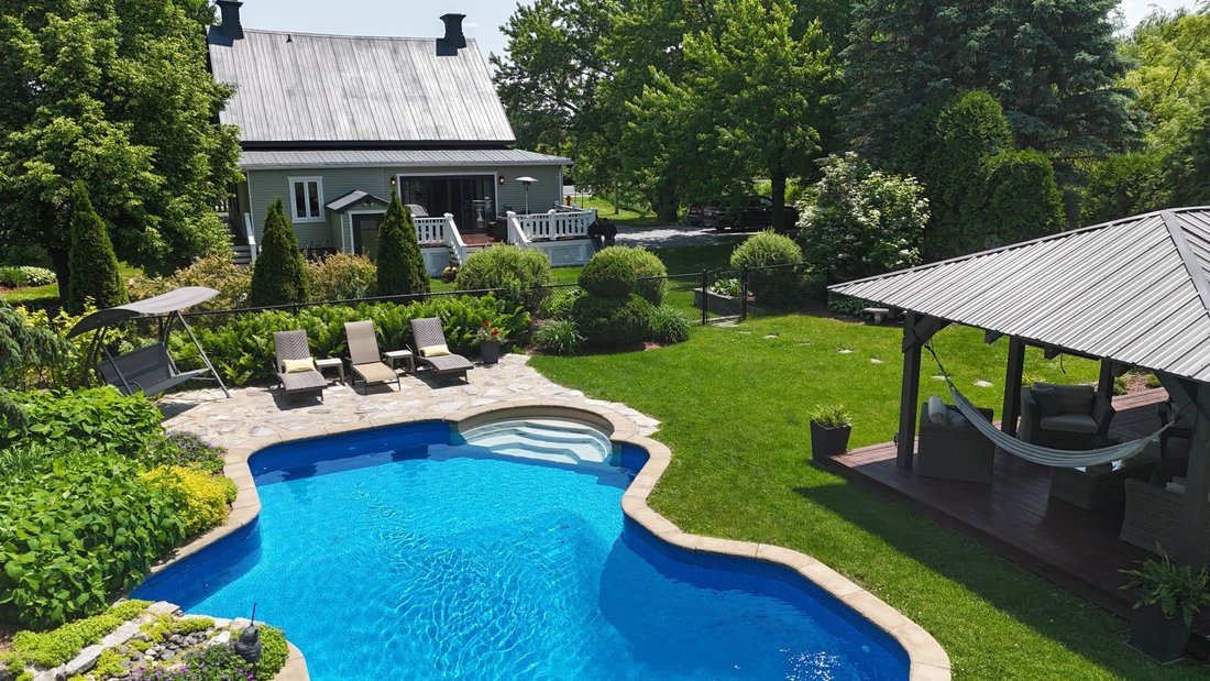 Farm Ranch in Saint-Antoine-sur-Richelieu, Quebec, Canada 5 - 17560866