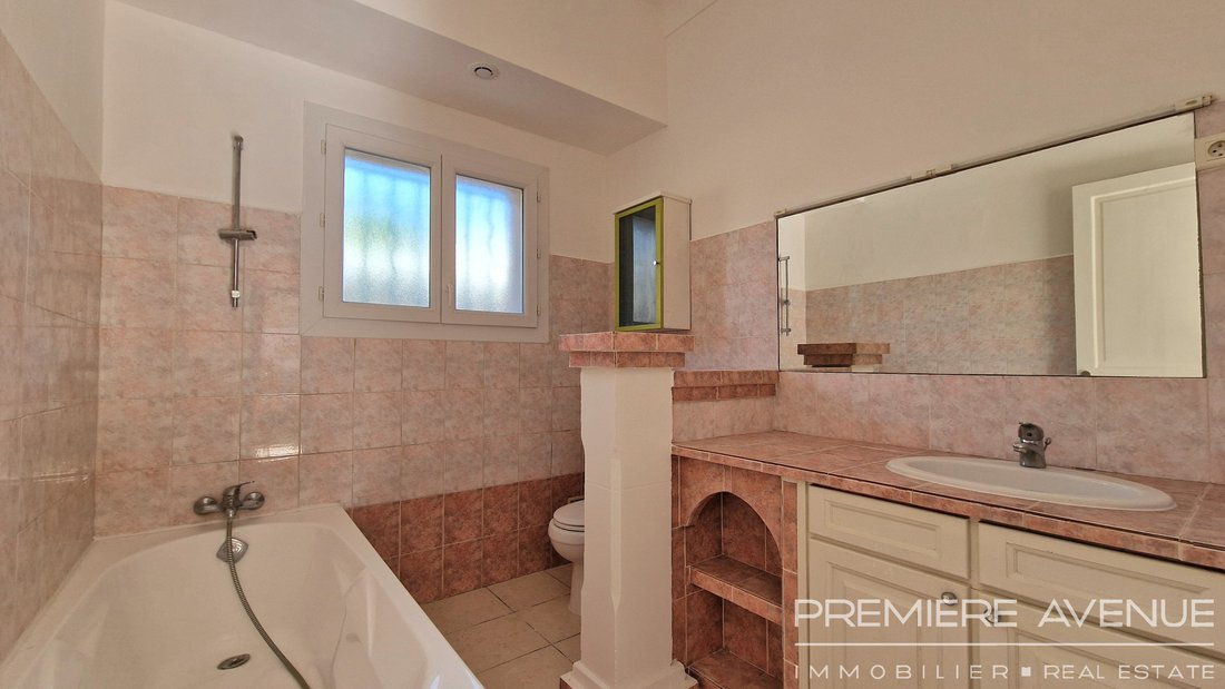 Villa in Exterieurs, Frejus, France 3 - 17560668