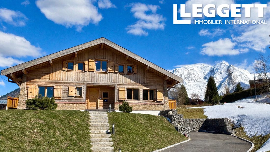 Chalet in Saint-Gervais-les-Bains, Auvergne-Rhône-Alpes, France 1 - 17564171