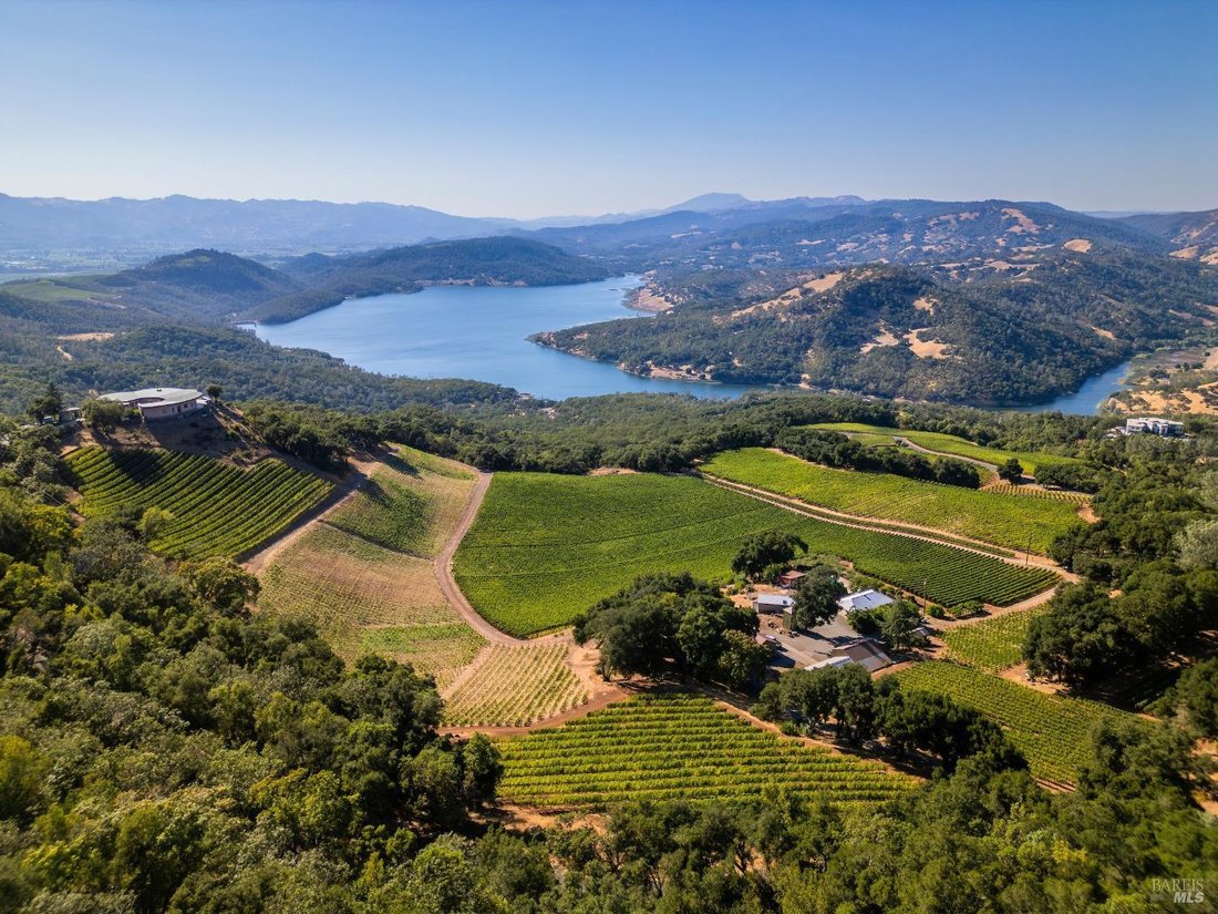 St. Helena, California, United States 2 - 17560763