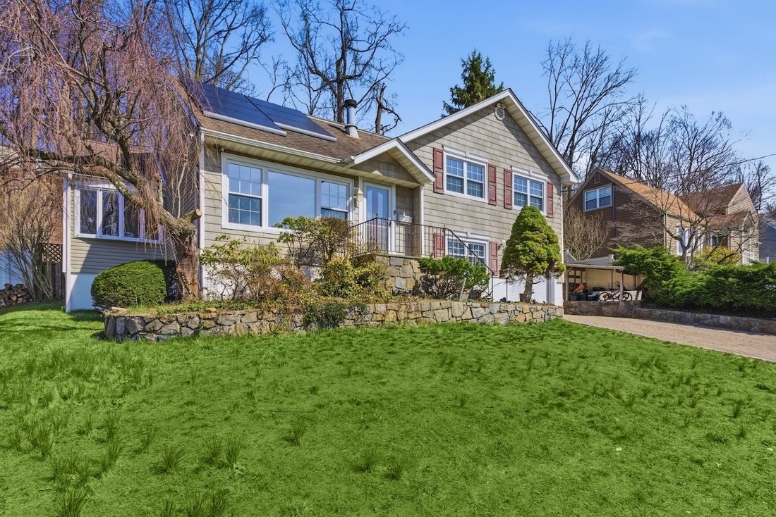House in Yonkers, New York, United States 3 - 17557639