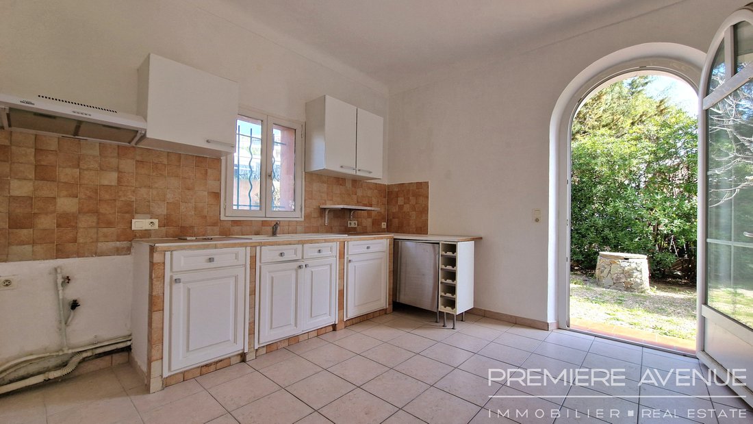 Villa in Exterieurs, Frejus, France 2 - 17560668