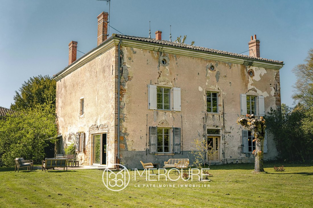 Estate in Vonnas, Auvergne-Rhône-Alpes, France 3 - 17560881