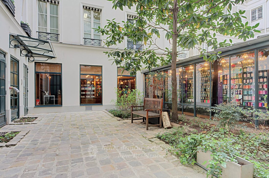 Apartment in Elysées-Madeleine, Paris 8e Arrondissement, Paris 2 - 17558128