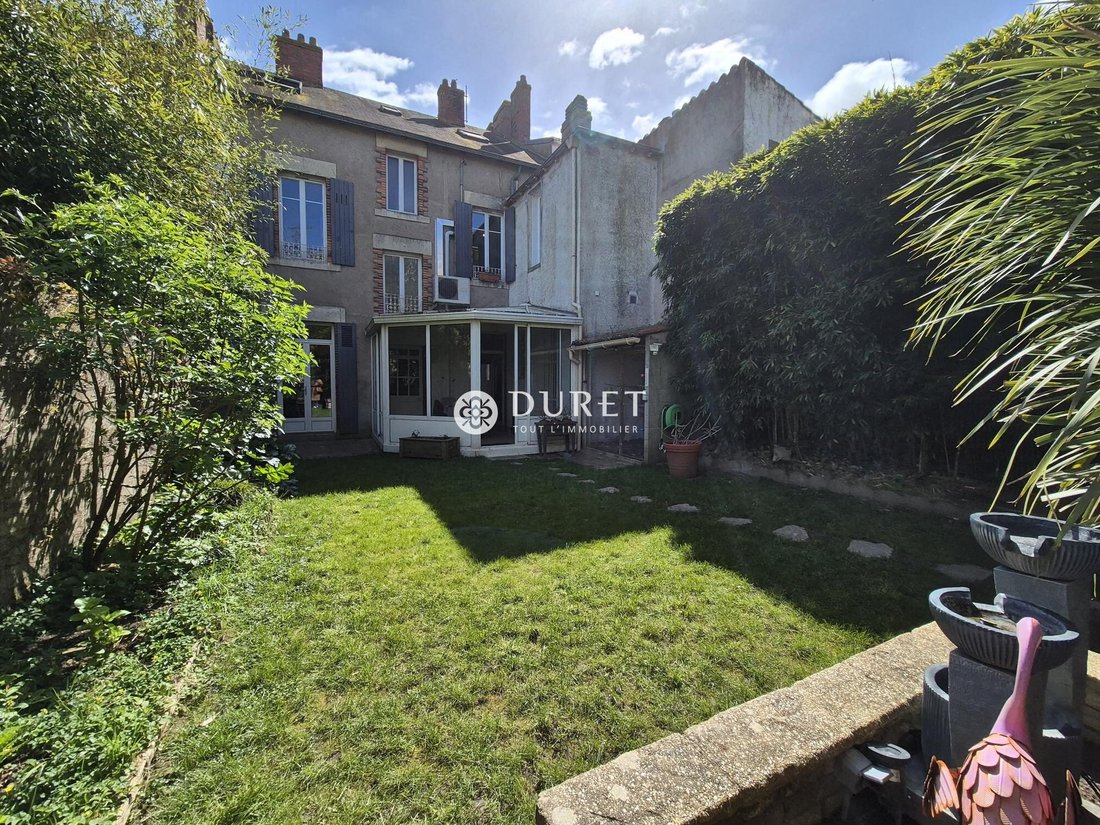 House in La Roche-sur-Yon, Pays de la Loire, France 1 - 16822478