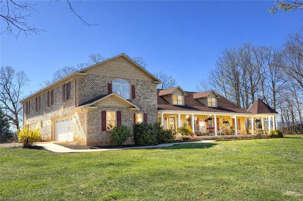 House in Dobson, North Carolina, United States 1 - 17565669