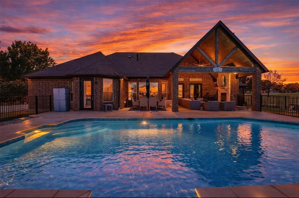 House in Granbury, Texas, United States 1 - 17551897