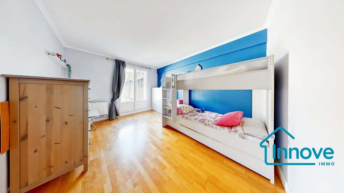 Apartment in Domaine National du Château, Versailles, France 5 - 17566848
