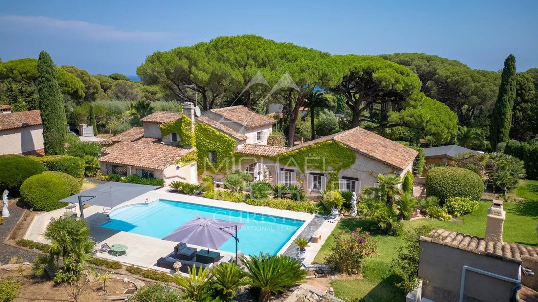 Villa in Nartelle-Noyer-Bellevue-bd des Sardinaux, Sainte-Maxime, France 3 - 17558245