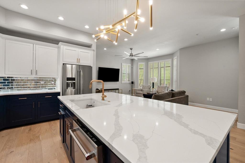 Condo in Arlington, Texas, United States 5 - 17560273