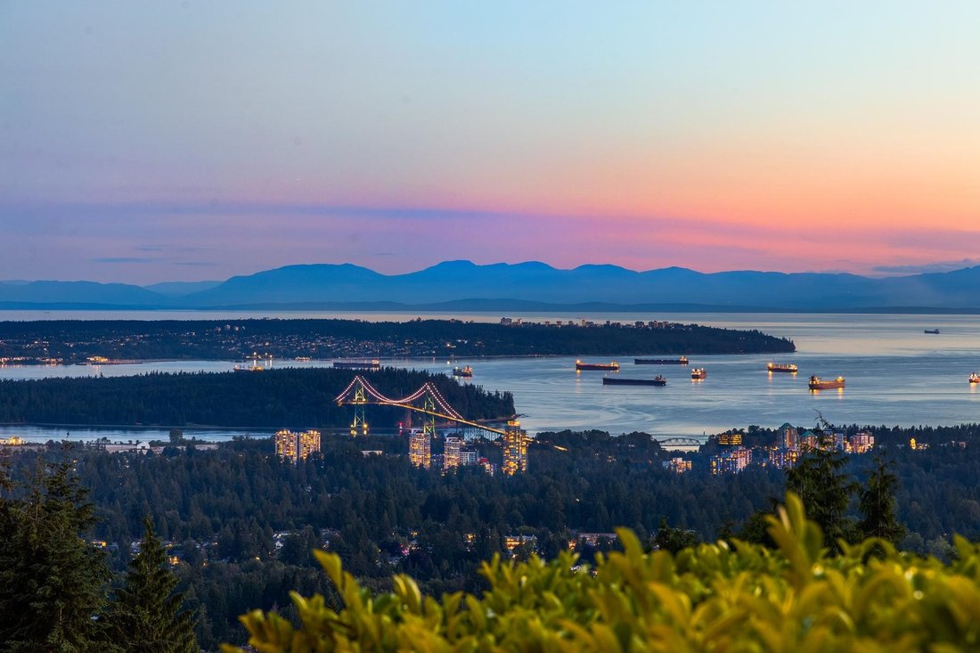 House in North Vancouver, British Columbia, Canada 1 - 17560770