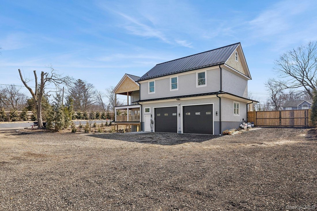 House in Aquebogue, New York, United States 4 - 17558012