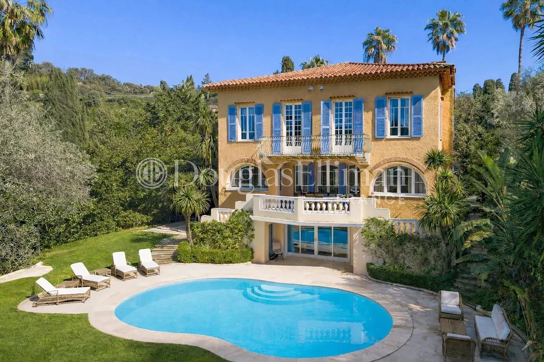 Villa in Saint-Jean-Cap-Ferrat, Provence-Alpes-Côte d'Azur, France 2 - 17220858