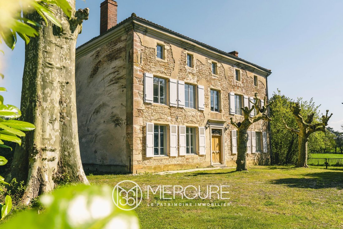 Estate in Vonnas, Auvergne-Rhône-Alpes, France 1 - 17560881