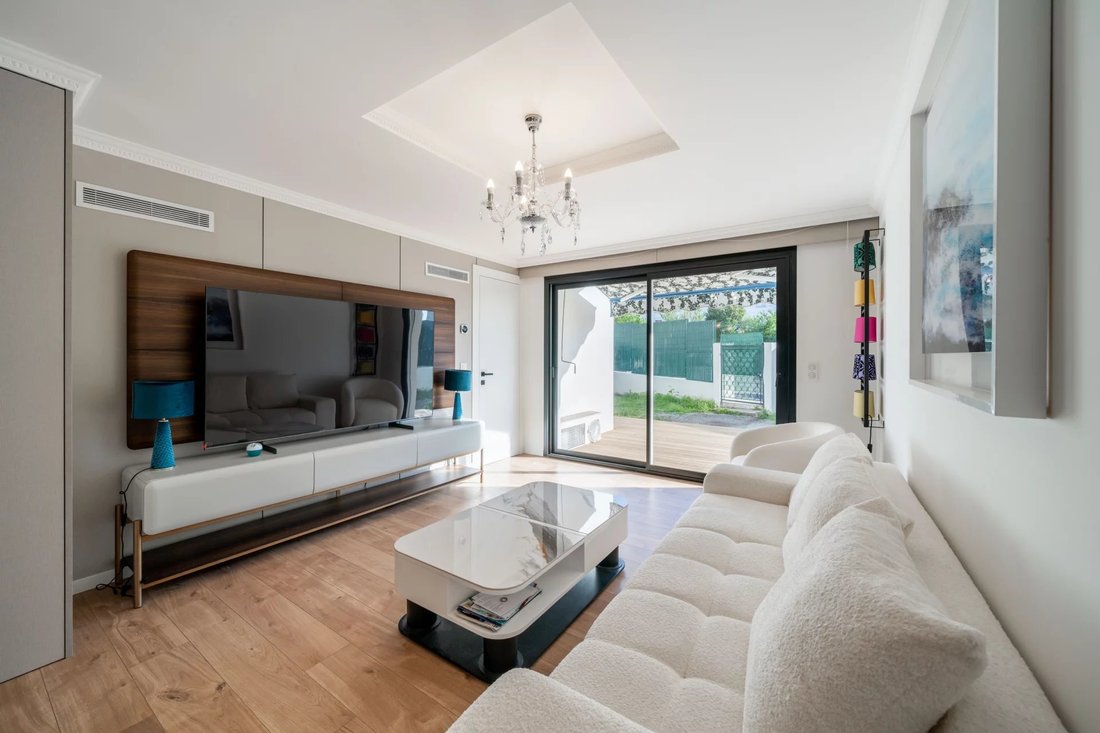 Apartment in La Source, Cannes, France 1 - 17566096