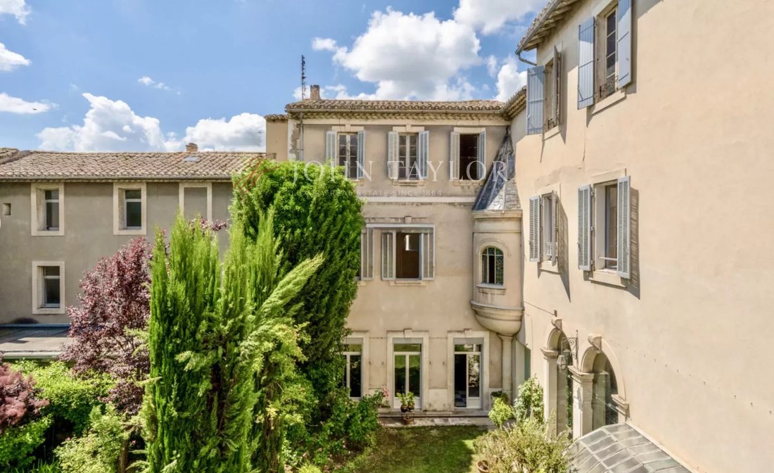 Estate in Nevons-route d'Apt, L'Isle-sur-la-Sorgue, France 1 - 17556955