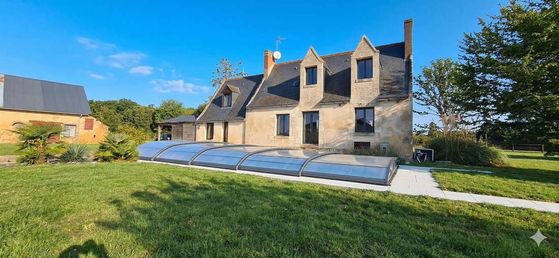 Villa in Pernay, Centre-Val de Loire, France 1 - 17556644