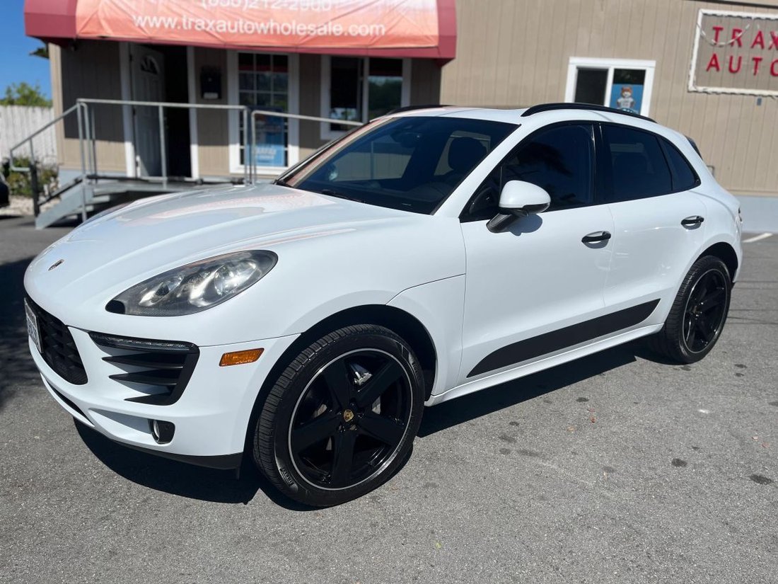 Suv in San Mateo, CA, United States 3 - 17558690