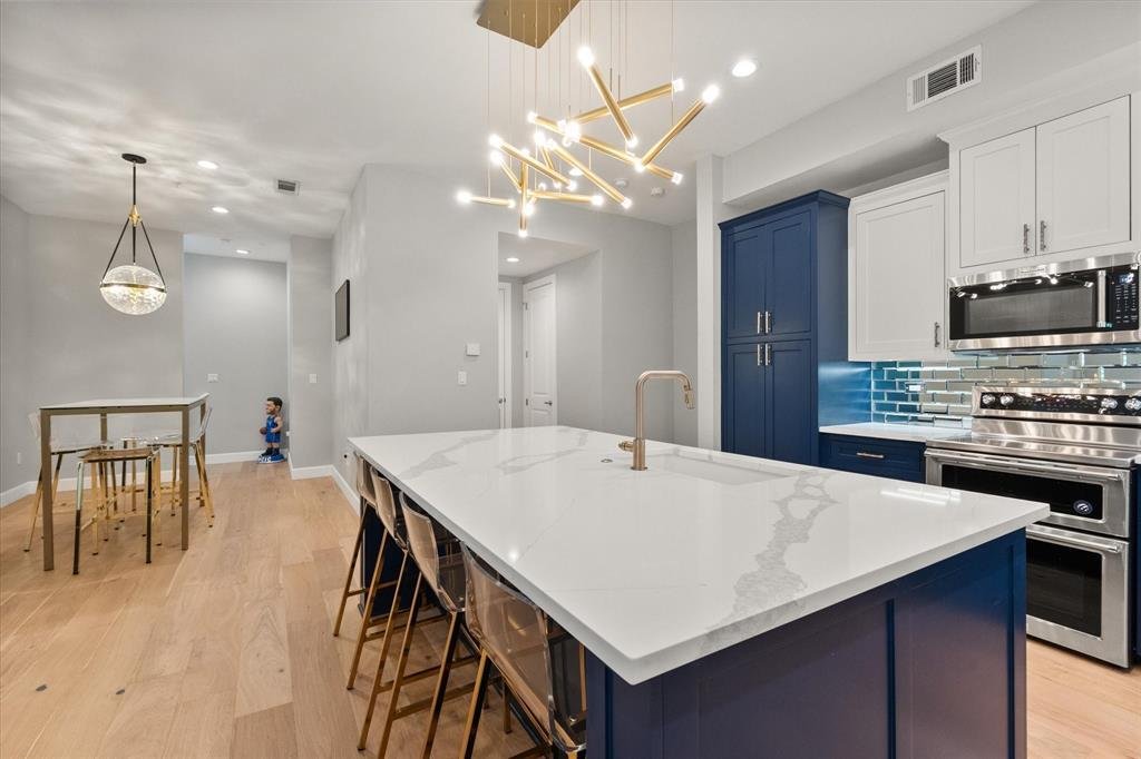 Condo in Arlington, Texas, United States 4 - 17560273