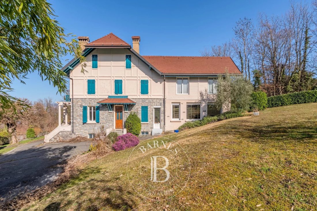 Estate in Neuvecelle, Auvergne-Rhône-Alpes, France 2 - 17558130