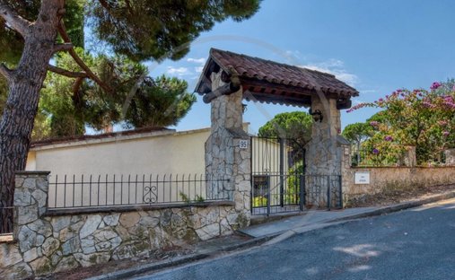 House in Calonges, Nouvelle-Aquitaine, France 1