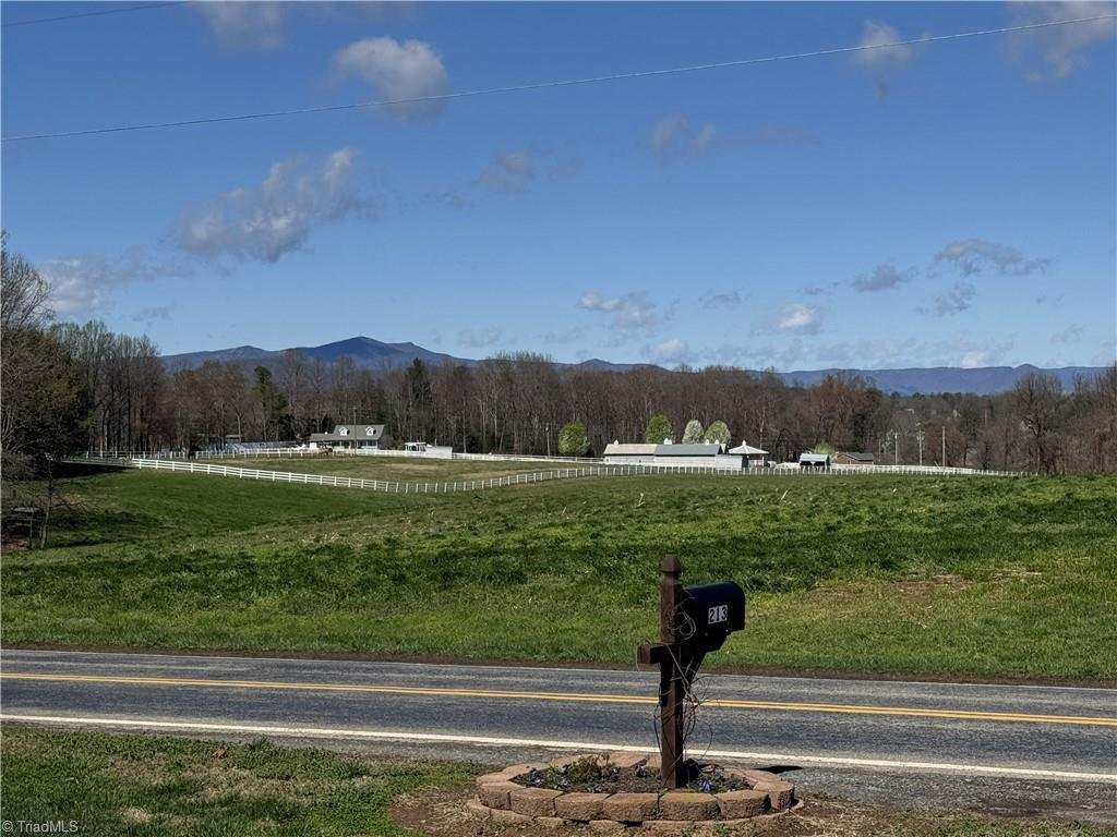 House in Dobson, North Carolina, United States 3 - 17565669
