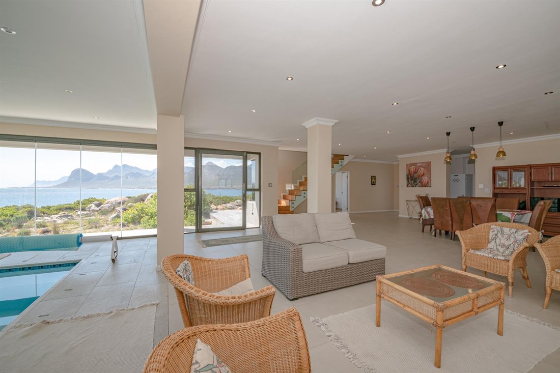 House in Overstrand Local Municipality, Western Cape, South Africa 4 - 17560676