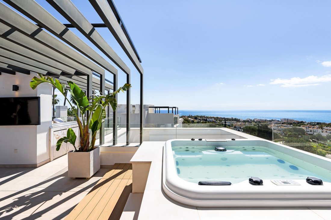 Villa in Sierra Blanca, Marbella, Spain 1 - 17568633