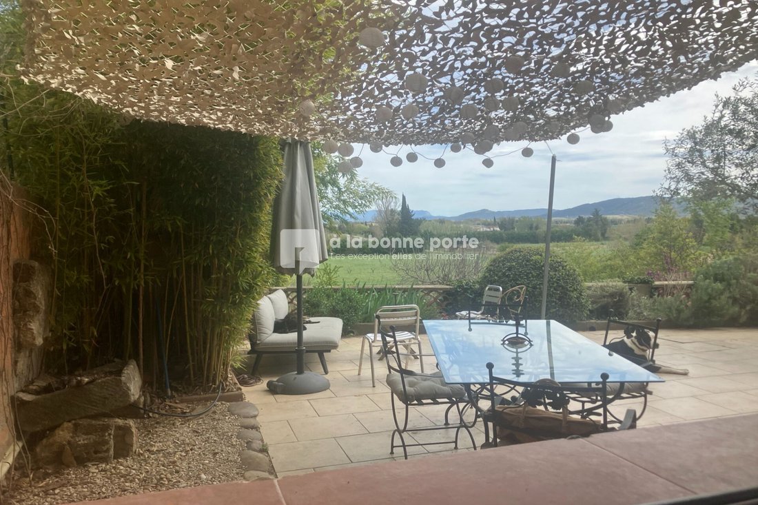 Villa in Cadenet, Provence-Alpes-Côte d'Azur, France 2 - 17562838