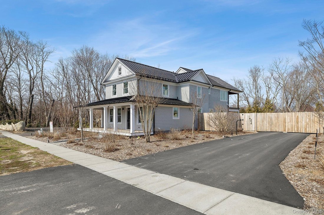 House in Aquebogue, New York, United States 3 - 17558012