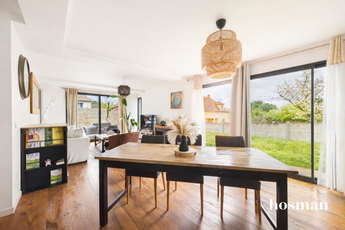 House in Montlignon, Ile-de-France, France 1 - 17564452