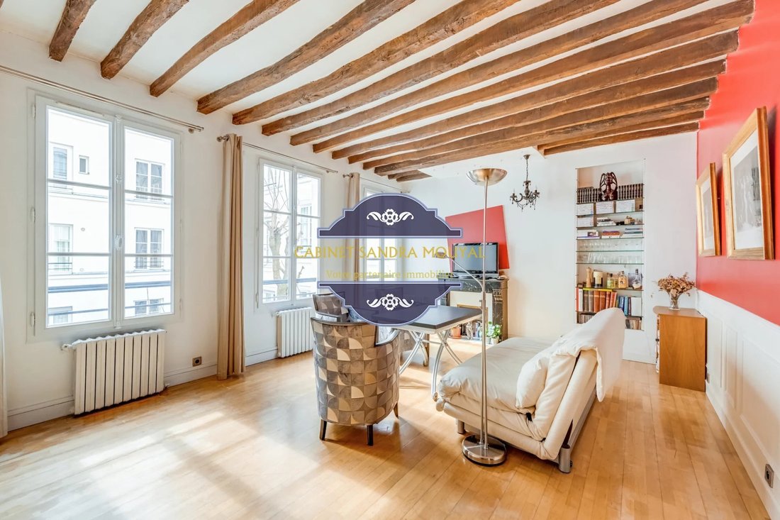 Apartment in Sainte Avoie, Paris 3e Arrondissement, Paris 3 - 17561992