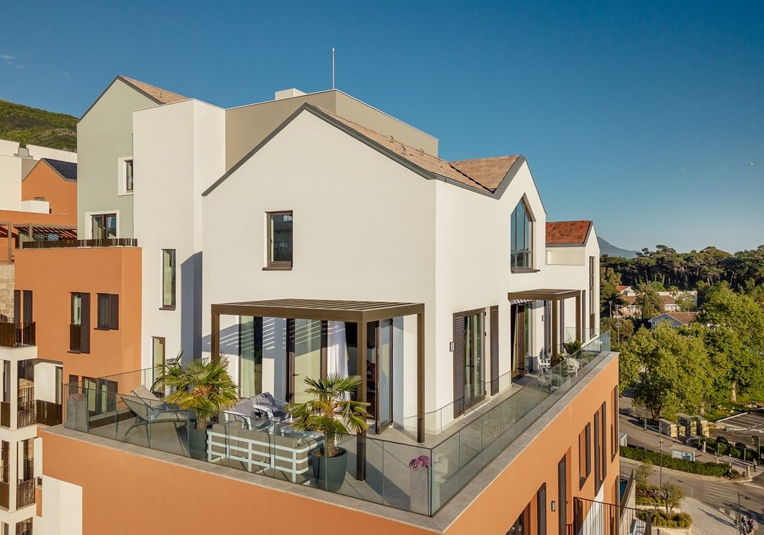 Penthouse in Tivat, Tivat Municipality, Montenegro 3 - 17556746
