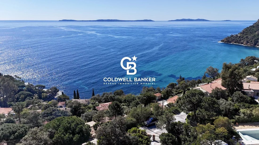 House in Rayol-Canadel-sur-Mer, Provence-Alpes-Côte d'Azur, France 2 - 17560979