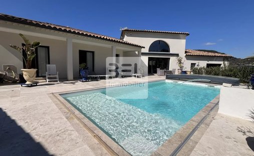 Casa a Barjac, Occitania, Francia 1