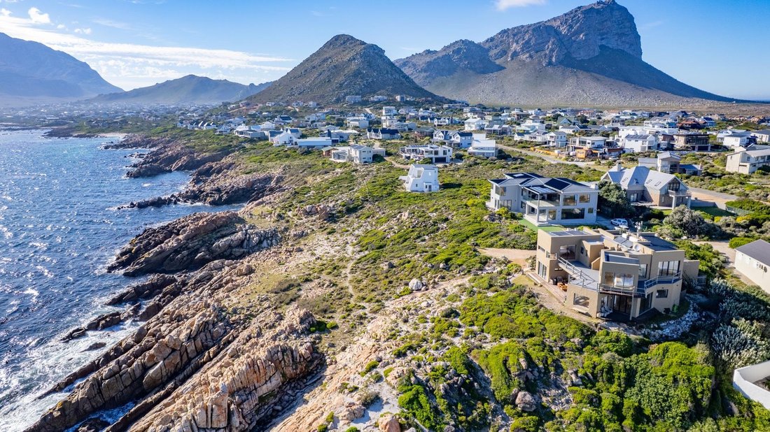 House in Overstrand Local Municipality, Western Cape, South Africa 2 - 17131419