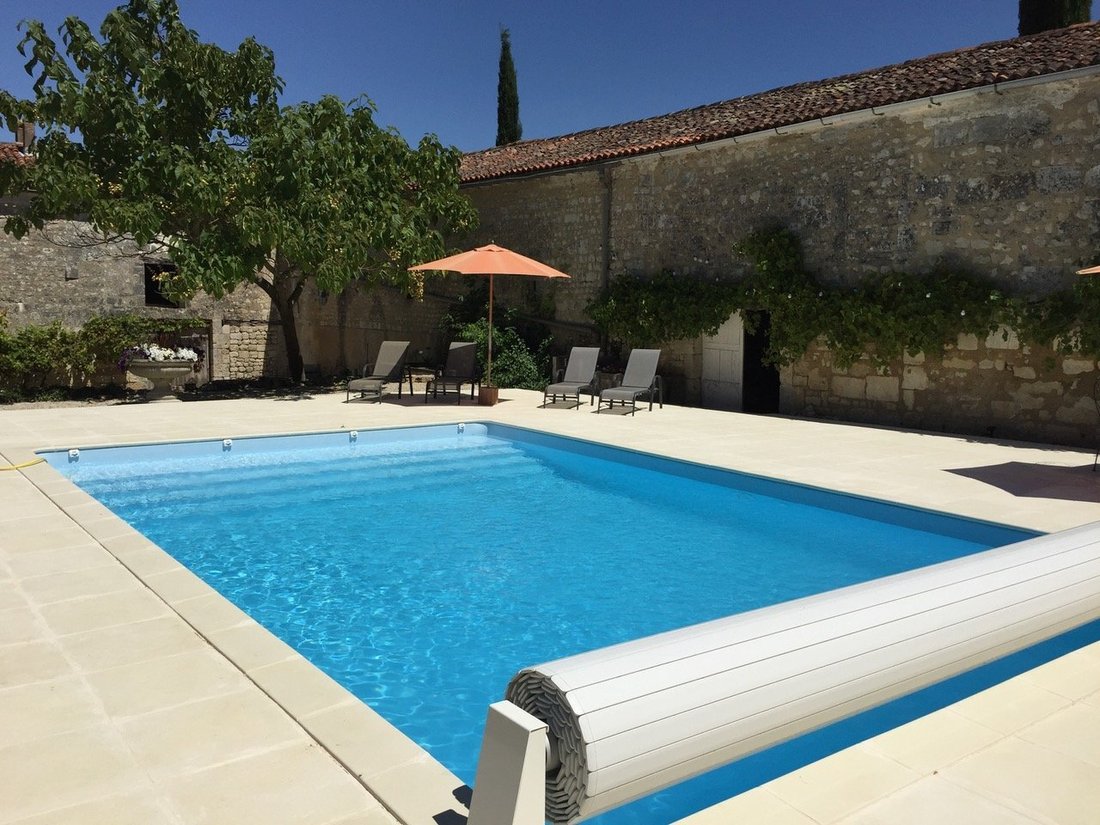 House in Châteauneuf-sur-Charente, Nouvelle-Aquitaine, France 5 - 17560926