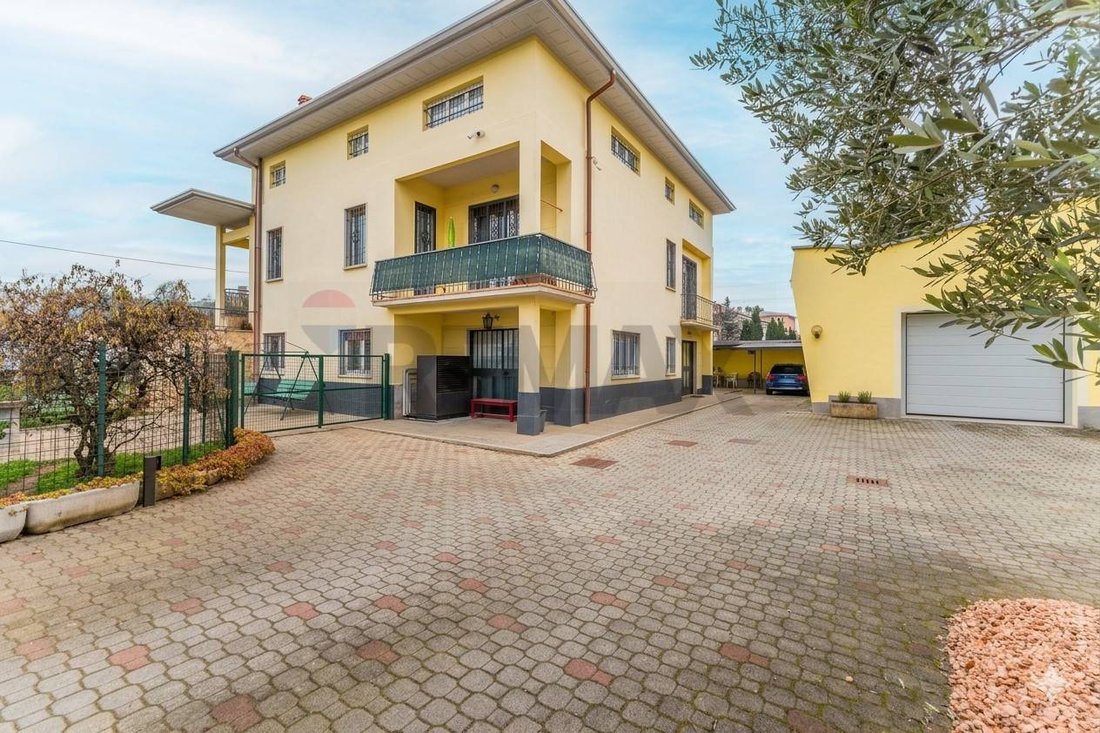 Villa in Cedrate, Gallarate, Lombardy 4 - 17561585