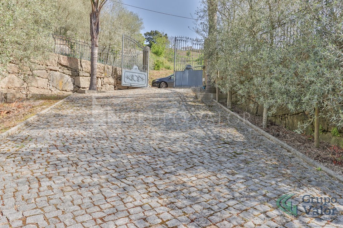 Finca in Alpendorada, Varzea e Torrao, Porto District, Portugal 1 - 11952901